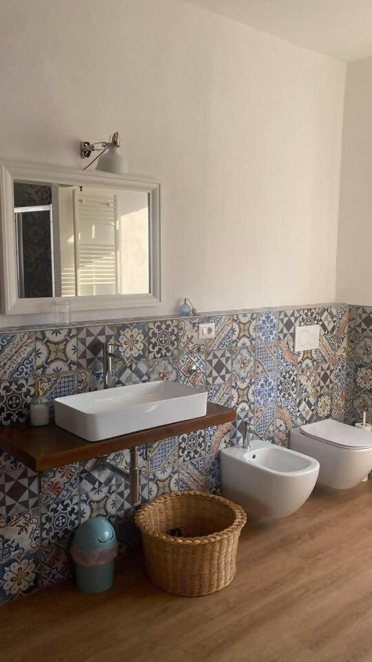 Charme Nel Borgo Appartamento Lina Corniglio Exterior photo
